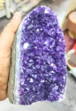 amethyst geode purple crystal stress relief mediation