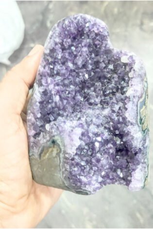 purple goede crystal healing