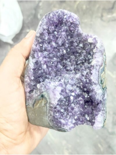 purple goede crystal healing